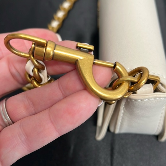 Steve Madden | Vanilla Clutch/Shoulder/Crossbody Purse - Picture 9 of 15